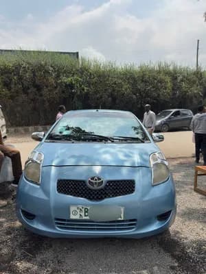 Yaris Compact 2006