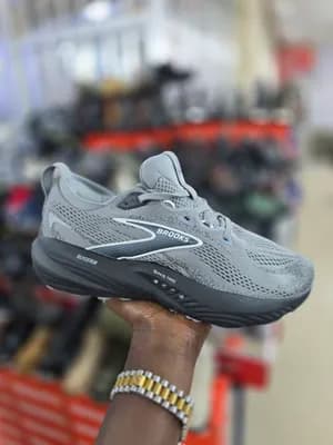 Brooks 40-43