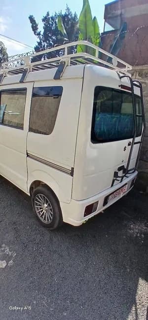 Suzuki Everi