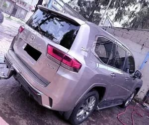 Toyota Land Cruiser V6 VXR 2022
