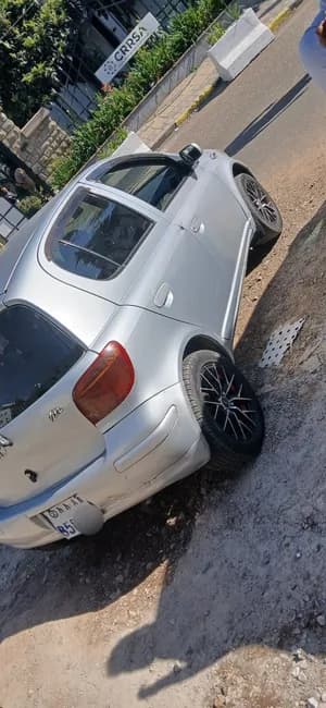 Toyota Vitz 2002