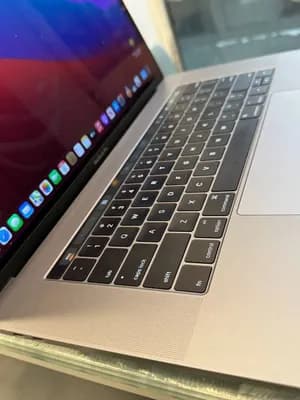 Apple MacBook Pro 2016 i7