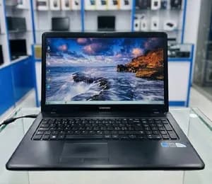 Samsung 17 Inch Laptop 4GB 320GB HDD