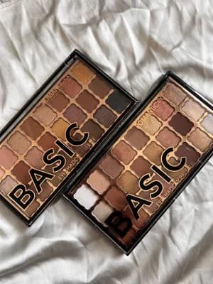 24 shade eyeshadow