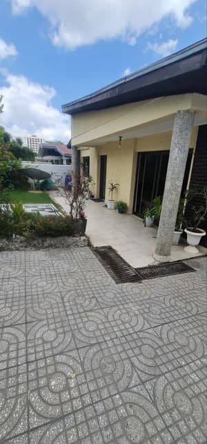 House for Sale 300 sqm Ayat