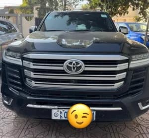 Toyota Land Cruiser V6 VXR 2023