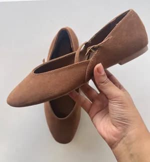 MAX ballerina with Buckle Closure