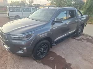 Toyota Hilux Invincible 2021 Diesel