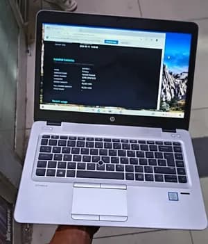 HP EliteBook i5 8GB 256GB
