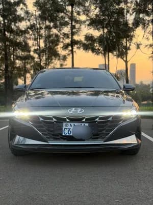 Hyundai Avante Hybrid 2022