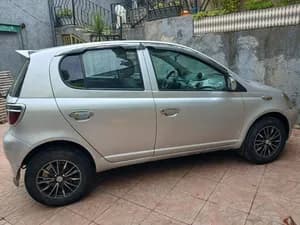 Toyota Vitz 2000 1000cc