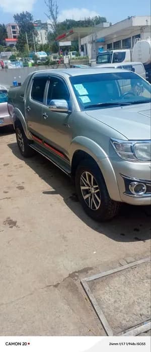 Toyota Hilux Double Cab 2013