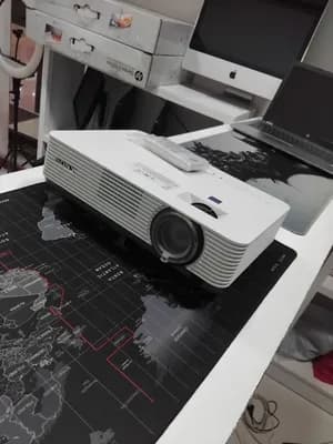 Sony VPL-DX220 Projector
