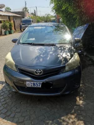 Toyota Yaris Compact 2011
