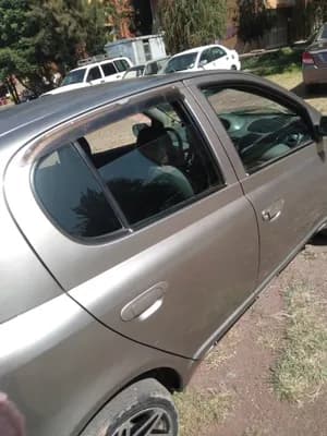 2001 Toyota Vitz Yaris