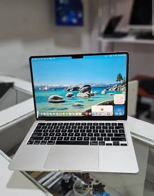Apple MacBook Air M2 2022