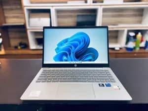 HP Notebook 14 i7 16GB 512GB