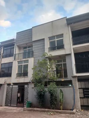 105 ካሬ ቤት