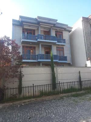 250 sqm G+2 House in Summit