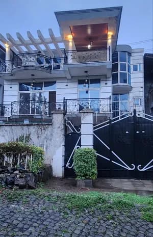 B+G+2 House 250 Sqm in Summit