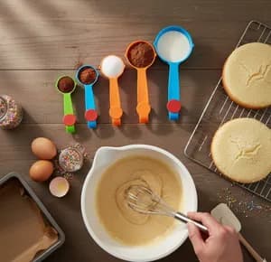 MEASURING CUP