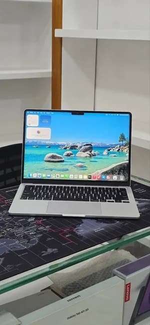 MacBook Air M3 2024 16GB