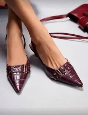 Belt decor kitten heel