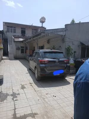 ቤት 220 ካሬ