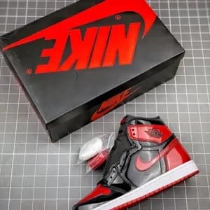 Air Jordan 1 High OG Patent Bred