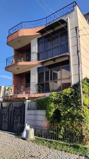 100 sqm House for Urgent Sale Ayat