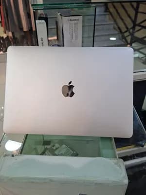 Apple MacBook Pro 13-inch (M2, 2022)