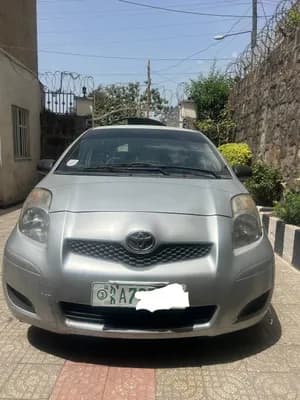 2010 Toyota Compact Hatchback Grade 1