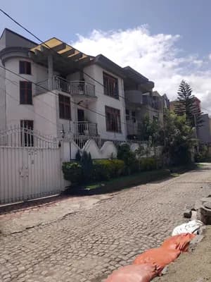 መኖሪያ ቤት 210 ካሬ G+2+