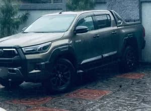 Toyota Hilux Invincible Double Cab