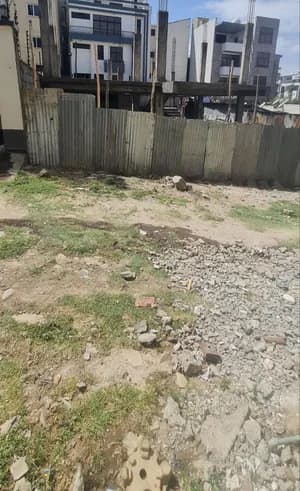 ሰሚት ፍርድ ቤት G+3 250 ካሬ