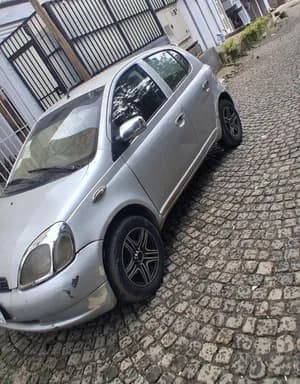 Toyota Vitz 2000 Model