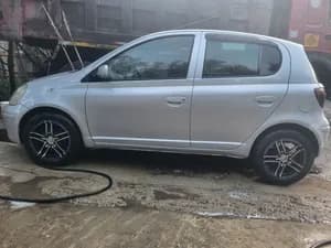 Toyota Vitz 2002