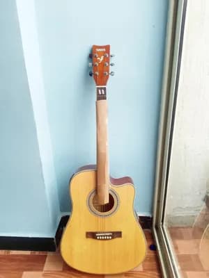 Yamaha F6000 Semi Acoustic Guitar
