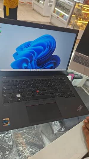 Lenovo ThinkPad T14S i5 8GB 512GB