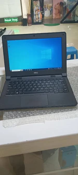 Dell Latitude 3150 Laptop