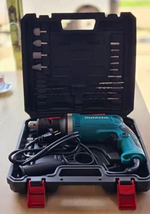 Makita 710W drill