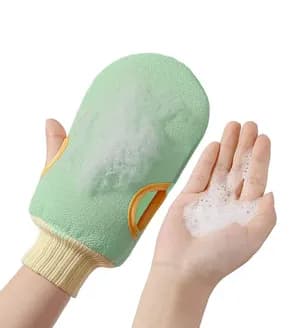 Exfoliating bath scrub glove
