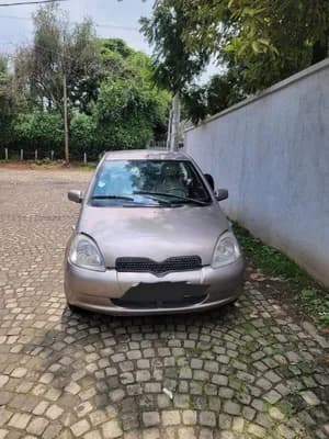 Toyota Vitz 2001 1.0L