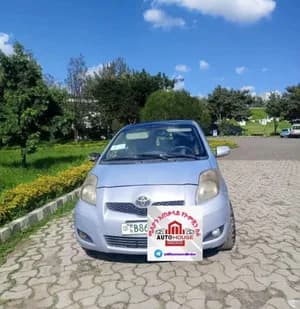 Yaris Compact 2010 Libre