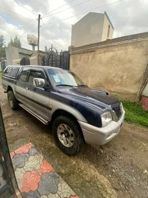 Mitsubishi King Cab 2000 Model