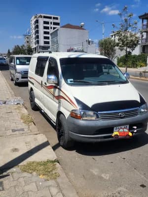 Toyota Dolphin 2002 Half Van