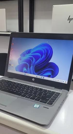 Hp elitebook 840 G3 1TB 8GB 14.1