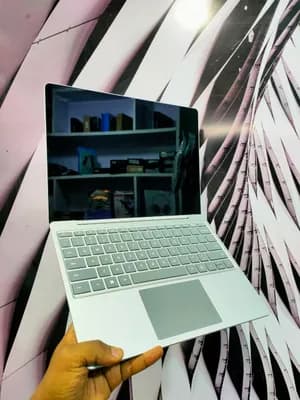 Microsoft Surface Go 2 i5 16GB 256GB