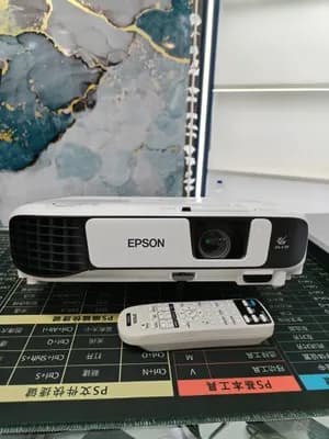 Epson EB-S41 Projector
