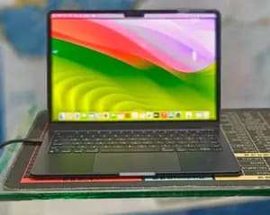 MacBook Air M2 (2022)